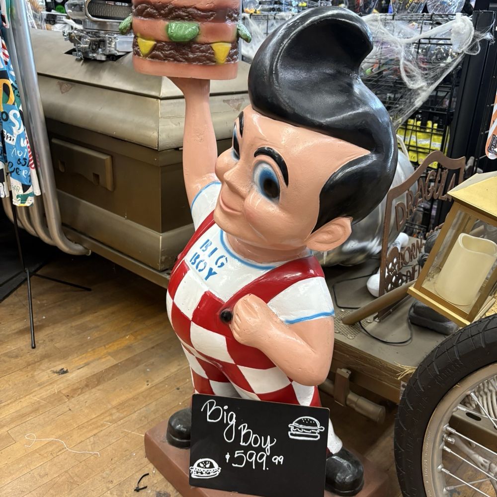 D Monster Shop - Costumes Near Me - San Pedro, California