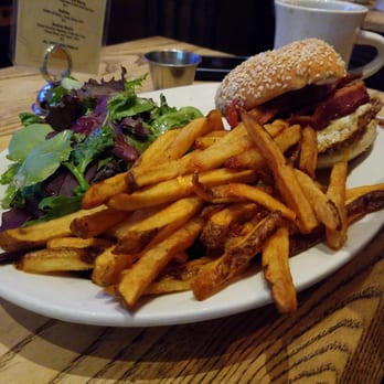 The Dram Shop Bar - Fried chicken sandwich - Sports Bars Near Me - Brooklyn, New York The Dram Shop Bar - Fried chicken sandwich - Sports Bars Near Me - Brooklyn, New York