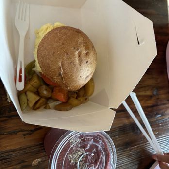 Retreat - Loaded breakfast sandwhich - Cafes Near Me - Seattle, Washington