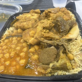 Salem's Grill - Curry chicken, curry goat, chick peas, brown rice - Indian Near Me - Pittsburgh, Pennsylvania