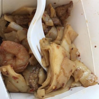 Gin Mon Restaurant - No idea what type of noodles these are but not the original chow mein noodles. - Chinese Near Me - Belmont, California Gin Mon Restaurant - No idea what type of noodles these are but not the original chow mein noodles. - Chinese Near Me - Belmont, California