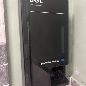 Mangiafoglie - Mouthwash dispenser - Pizza Near Me - Long Beach, California