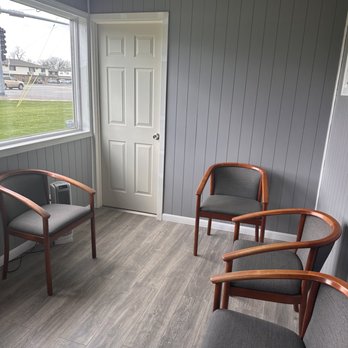 Sugar Grove Auto - Comfortable waiting room. - Auto Repair Near Me - Sugar Grove, Illinois Sugar Grove Auto - Comfortable waiting room. - Auto Repair Near Me - Sugar Grove, Illinois