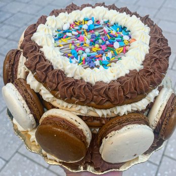 Flavorbomb Macarons - 5-layer Black & White cake - Bakeries Near Me Flavorbomb Macarons - 5-layer Black & White cake - Bakeries Near Me
