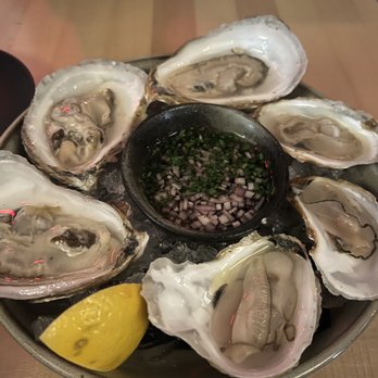 Union Restaurant - Half Dozen Local Oysters - Cocktail Bars Near Me - Portland, Maine Union Restaurant - Half Dozen Local Oysters - Cocktail Bars Near Me - Portland, Maine