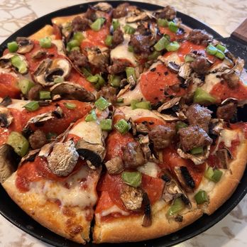 Pizza Caboose - Pizza Near Me - Tigard, Oregon