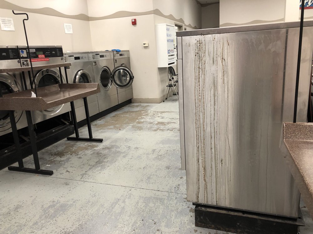 LAUNDRY LAND Updated August 2024 15 Reviews 2215 W Wellesley Ave