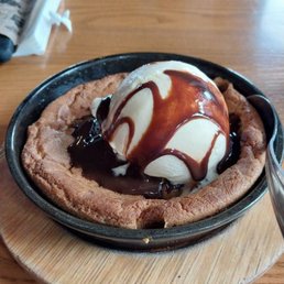 Skillet Chocolate Chip Cookie