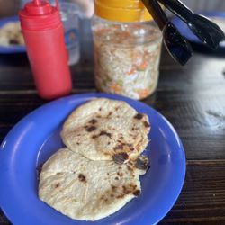 Pupusas Dona Lola - Pupusa Revuelta