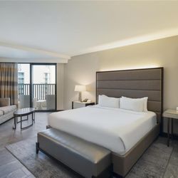 Hilton Marco Island Beach Resort and Spa - Guest room
