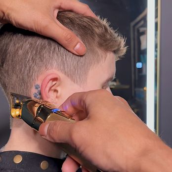 Modern Peruke - Hair Salons Near Me - Phoenix, Arizona Modern Peruke - Hair Salons Near Me - Phoenix, Arizona