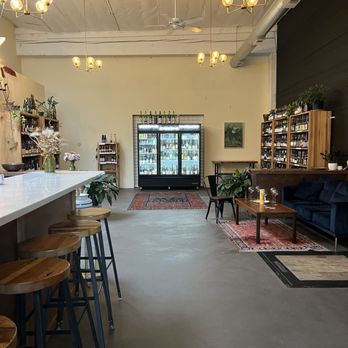 Headquarters Wine Bar - Wine Bars Near Me - Eugene, Oregon