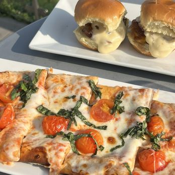 Kennedy Rooftop - $10 happy hour bar bites - Cocktail Bars Near Me - Chicago, Illinois Kennedy Rooftop - $10 happy hour bar bites - Cocktail Bars Near Me - Chicago, Illinois