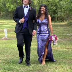 Looking Good Fashions - Prom 2024