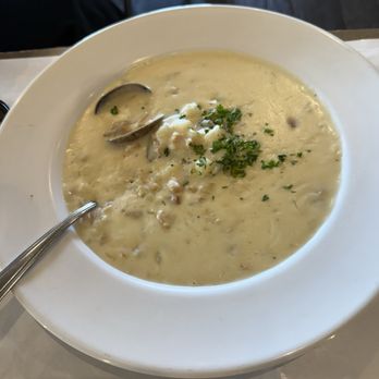 On The Hook - Calm Chowder Bowl - Cajun/Creole Near Me - Brea, California