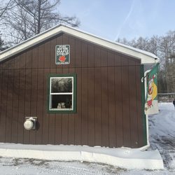 Walling's Maple Syrup - Outside the store
