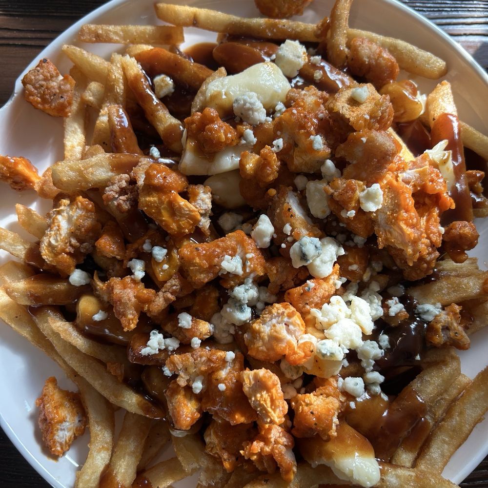 Buff chicken poutine Buff chicken poutine