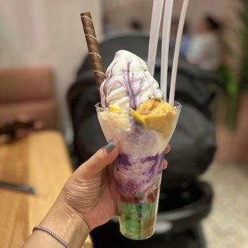 Sampaguita - Halo halo - Ice Cream & Frozen Yogurt Near Me - Orlando, Florida