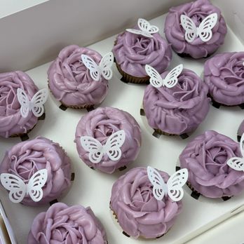 Chaqueta Cakes - Assorted vegan cupcakes! - Desserts Near Me - Bellflower, California