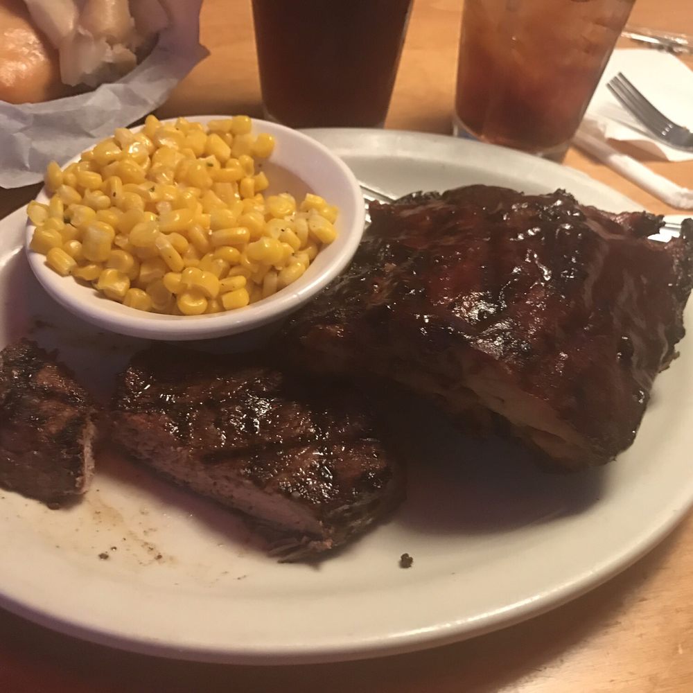 Texas Roadhouse - Steakhouses Near Me - Brooklyn, Ohio