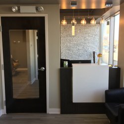 Kapur Dental - Front desk