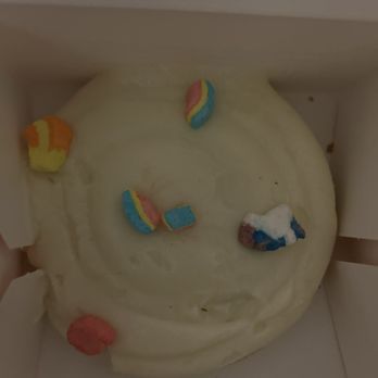 Crumbl - Woburn - There's 5 marshmallows... this is sad. I am sad. - Bakeries Near Me - Woburn, Massachusetts