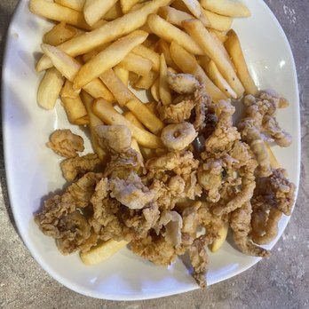 Harry's Restaurant - Clams and fries - Diners Near Me - Westborough, Massachusetts