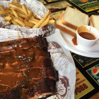 Dreamland BBQ - Barbeque Near Me - Birmingham, Alabama