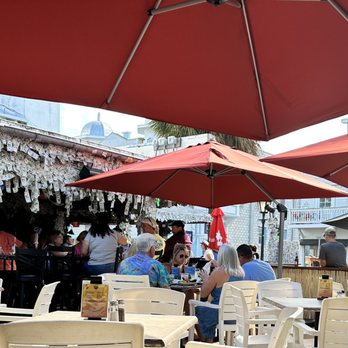 Willie T's - Outdoor seating next to the covered bar area - Bars Near Me - Key West, Florida Willie T's - Outdoor seating next to the covered bar area - Bars Near Me - Key West, Florida