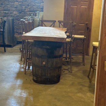 Black Bear Winery - Wine Tasting Room Near Me - Salisbury, New Hampshire