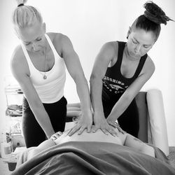 Massage Artistry - Singles, couples, large groups, and 4-handed massage availabile!