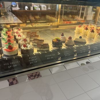 Tiny Pyramid - Cafes Near Me - Honolulu, Hawaii