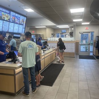 Culver’s - Counter service to pay , table flags for sit down Car drive thru & Door dash - Fast Food Near Me - Lino Lakes, Minnesota Culver’s - Counter service to pay , table flags for sit down Car drive thru & Door dash - Fast Food Near Me - Lino Lakes, Minnesota