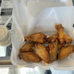 Yogi's Pizza - Hot chicken wings- Meaty and delicious!