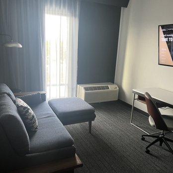 Courtyard by Marriott Fresno Clovis - Hotels Near Me - Clovis, California