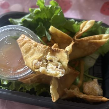 Pho Guru - Dry ass crab rangoon I couldn't even swallow it absolute trash - Vietnamese Near Me - Katy, Texas