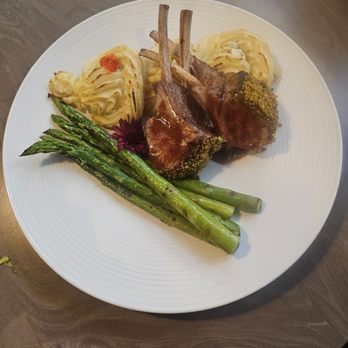 Ms Jane's - Lamb Chops with Duchess Potatoes and Asparagus - Wine Bars Near Me - Fife, Washington Ms Jane's - Lamb Chops with Duchess Potatoes and Asparagus - Wine Bars Near Me - Fife, Washington