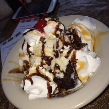Dillon's - Choc brownie fudge ! - Barbeque Near Me - Litchfield Park, Arizona Dillon's - Choc brownie fudge ! - Barbeque Near Me - Litchfield Park, Arizona
