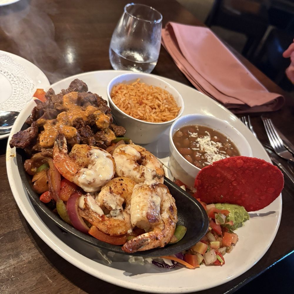 Luna Modern Mexican Kitchen - Beef and shrimp fajitas - Mexican Near Me - Corona, California Luna Modern Mexican Kitchen - Beef and shrimp fajitas - Mexican Near Me - Corona, California