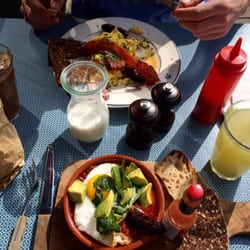 Café Auto - Breakfast: autos favourite and scramble eggs with bacon
