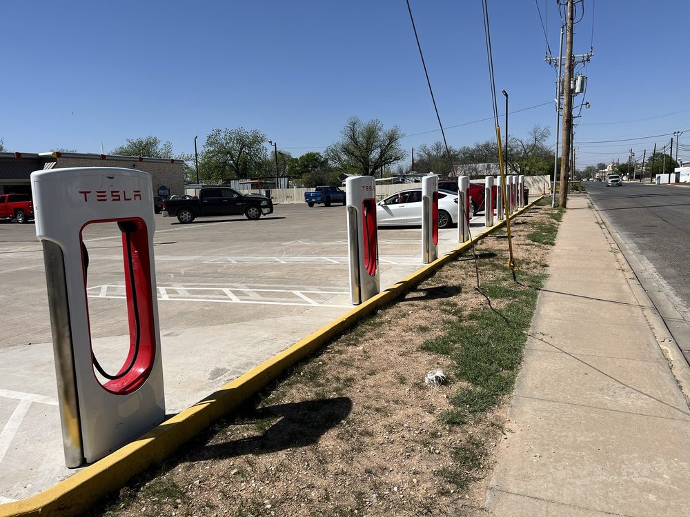 TESLA SUPERCHARGER Updated May 2024 704 14th St, Ozona, Texas EV