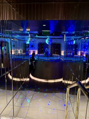 JNcQUOI Avenida by null