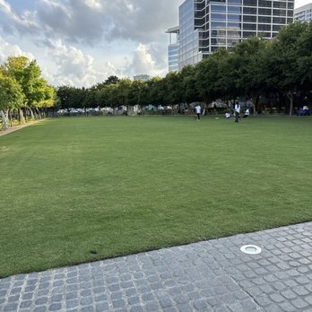 Klyde Warren Park - Parks Near Me - Dallas, Texas Klyde Warren Park - Parks Near Me - Dallas, Texas