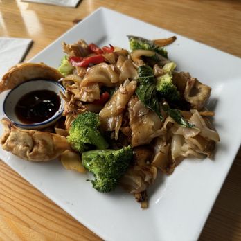 Bay View Thai Kitchen - Pad Kee Mao - Thai Near Me - Depoe Bay, Oregon Bay View Thai Kitchen - Pad Kee Mao - Thai Near Me - Depoe Bay, Oregon