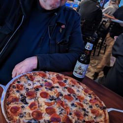 Happy Tap - Ohmygawd, this pizza is SO GOOD. And I live in the land of great pizza, Chicago
