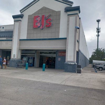 BJ's Wholesale Club Gas Station