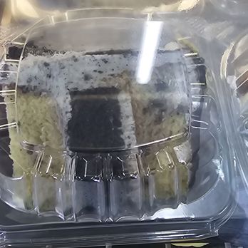 Sweet Tooth Cafe & Cakes - Cookies and cream cake - Bakeries Near Me - Capitol Heights, Maryland