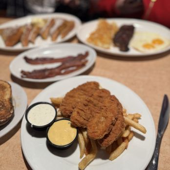 Studio Diner - Chicken Strips and fries - American Near Me - San Diego, California