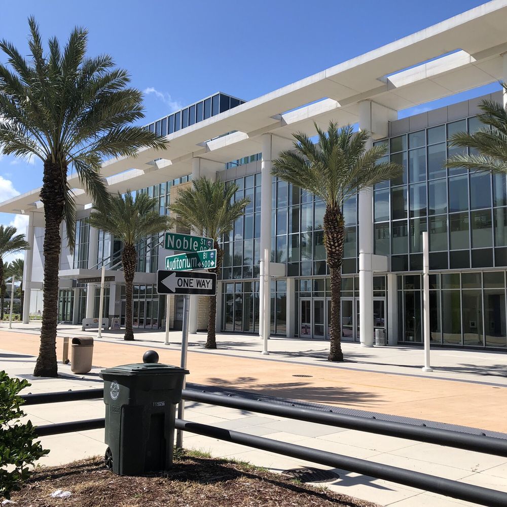 Front of Ocean Center. Front of Ocean Center.