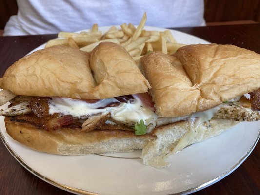 Thee Abbey Kitchen / Arcadia Academy by null